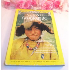National Geographic Magazine April 1977 Vol 151  No 4 Quibec Nepal Kites N. Sea